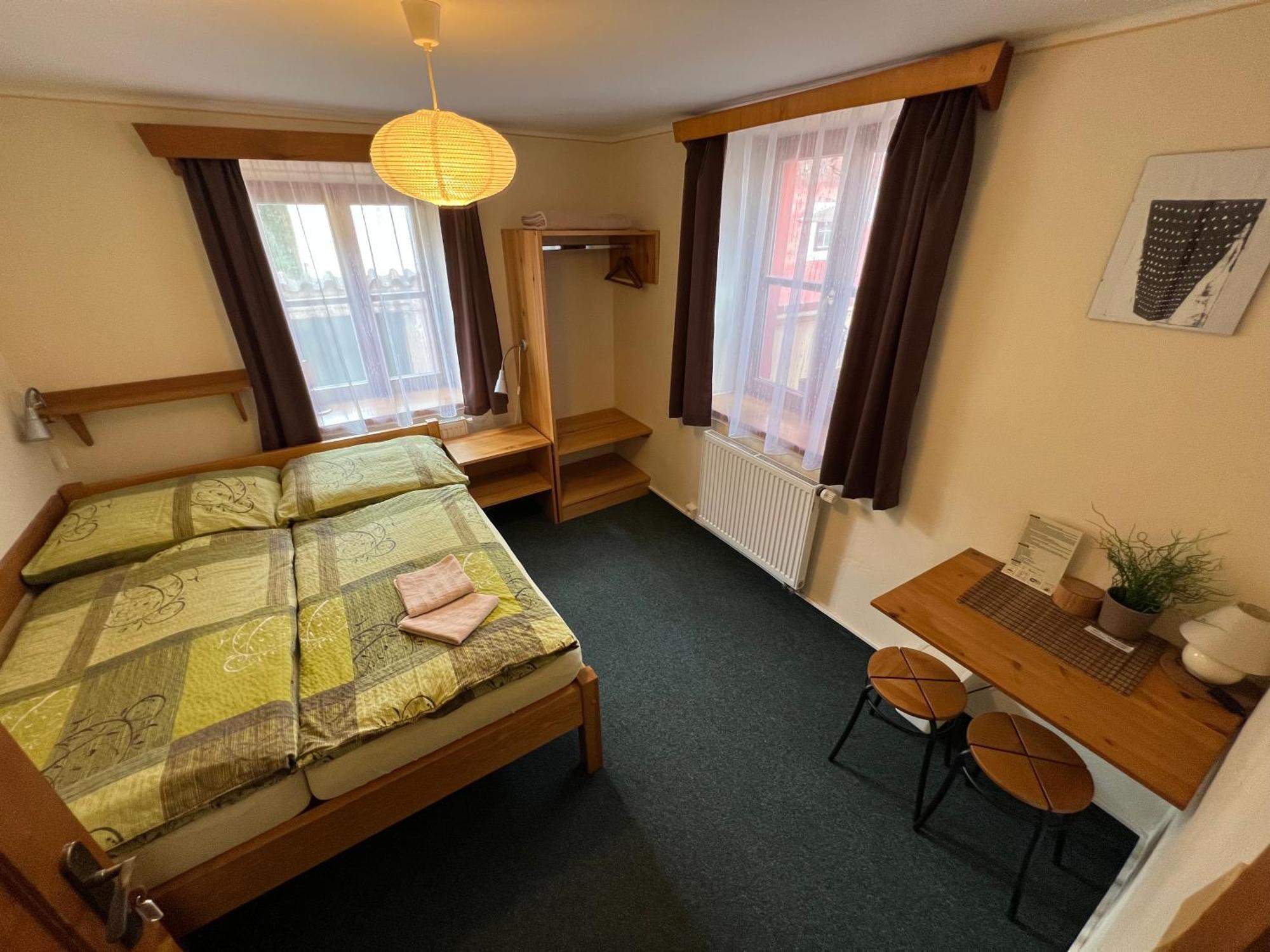 Hostel Postel チェスキー クルムロフ エクステリア 写真