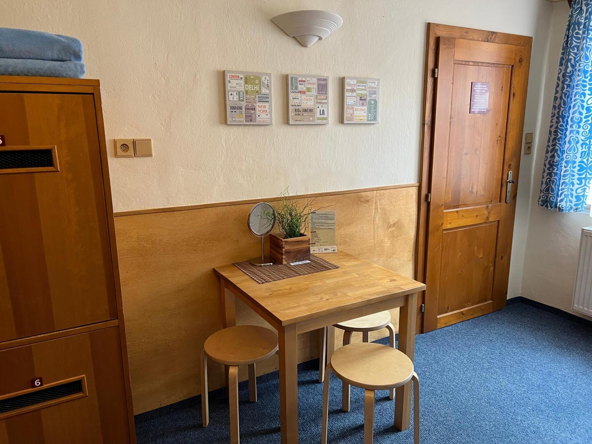 Hostel Postel チェスキー クルムロフ エクステリア 写真